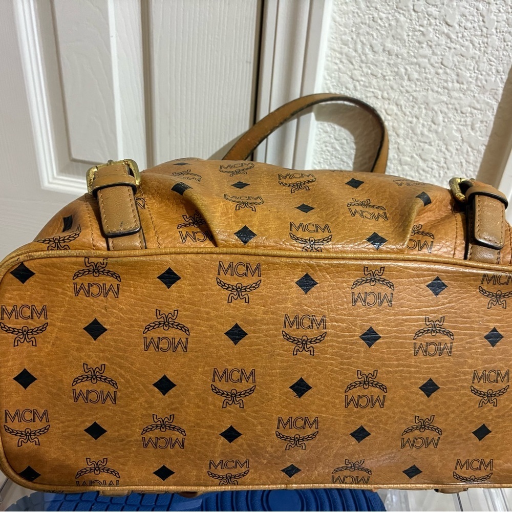 MCM Tan Leather Shoulder Bag - Picture 2 of 7